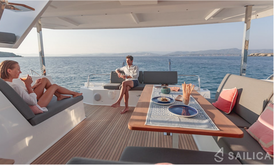 Isla 40 - Yacht Charter Sailica