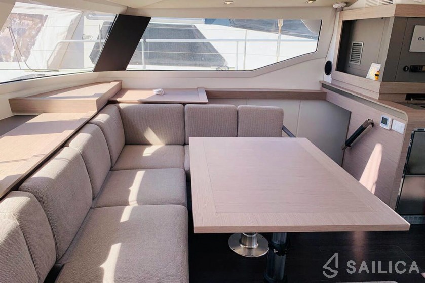 Elba 45 - Yacht Charter Sailica