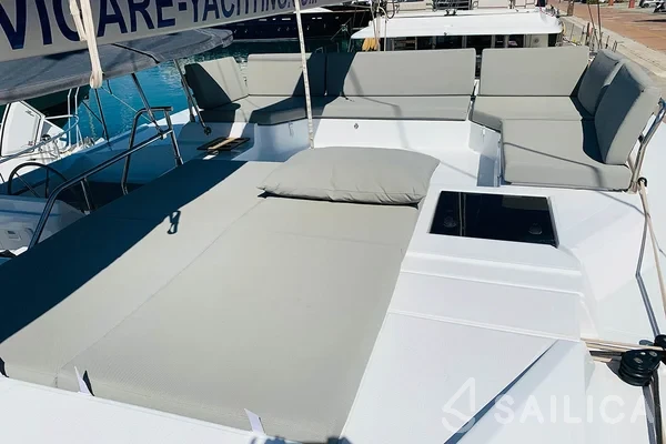 Elba 45 - Yacht Charter Sailica