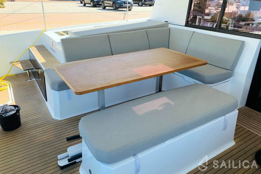 Elba 45 - Yacht Charter Sailica