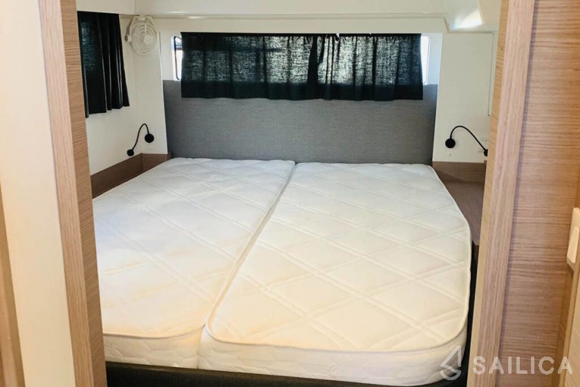 Elba 45 - Yacht Charter Sailica