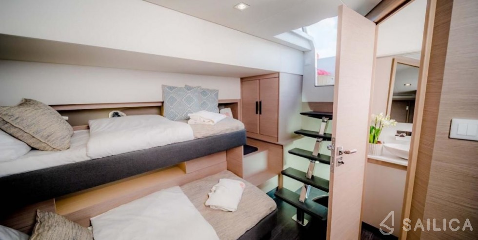 Samana 59 - Yacht Charter Sailica
