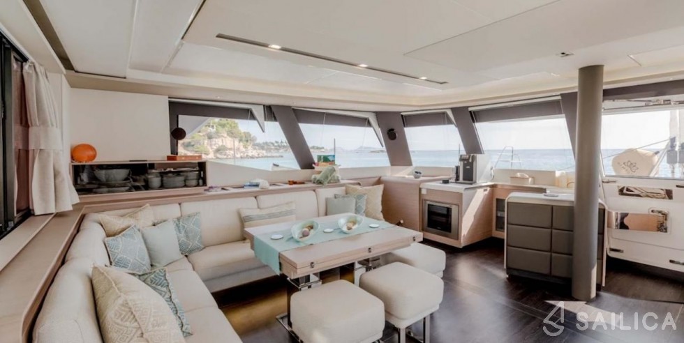 Samana 59 - Yacht Charter Sailica