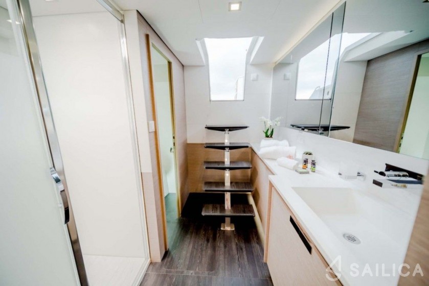 Samana 59 - Yacht Charter Sailica