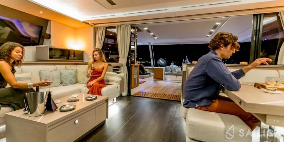 Samana 59 - Yacht Charter Sailica