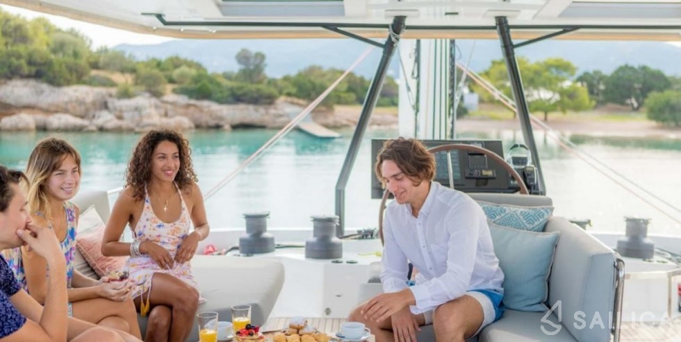 Samana 59 - Yacht Charter Sailica