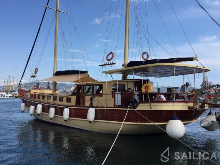 Gulet - Yacht Charter Sailica