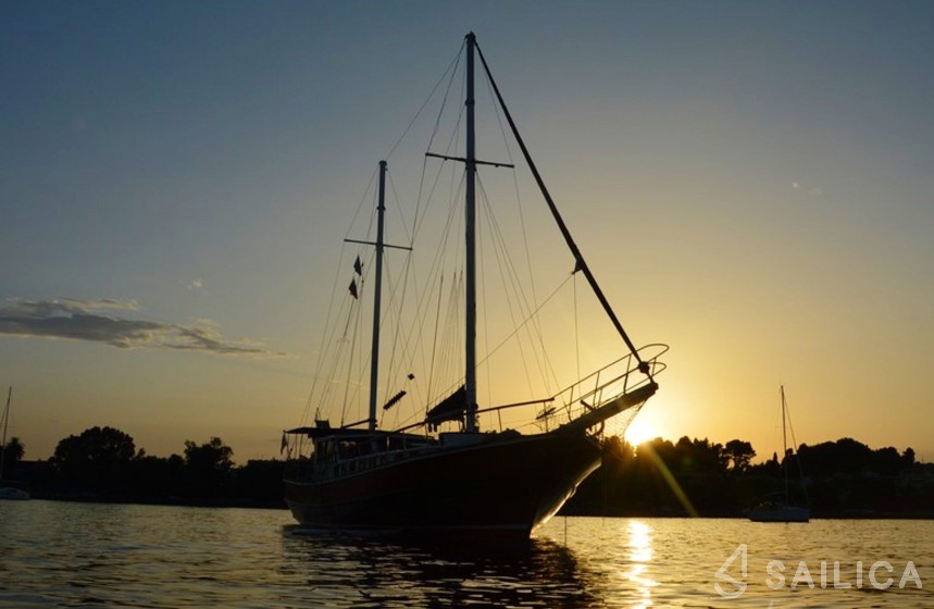 Gulet - Yacht Charter Sailica
