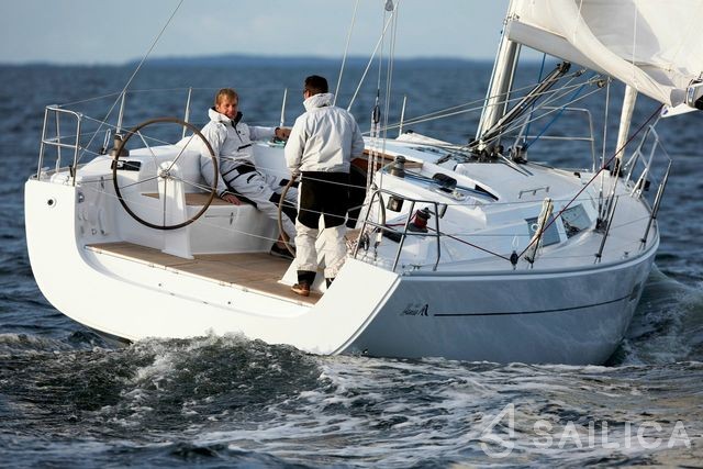Hanse 400 - Yacht Charter Sailica