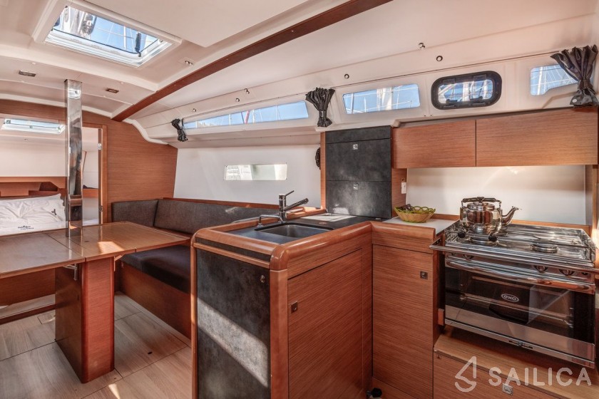 Sun Odyssey 349 - Yacht Charter Sailica