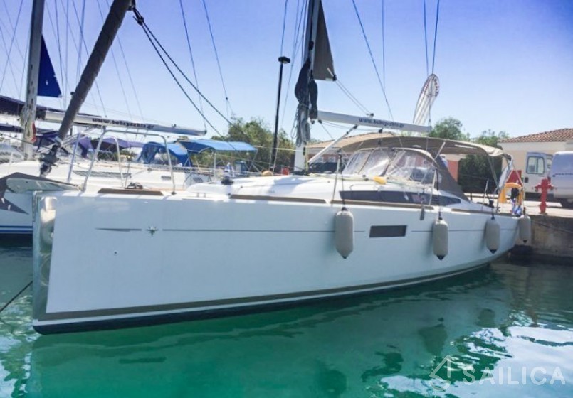Sun Odyssey 34 - Yacht Charter Sailica
