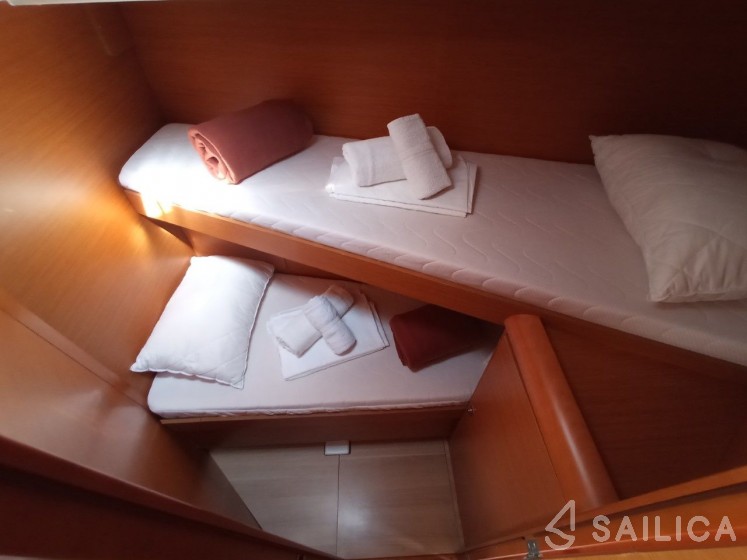 Sun Odyssey 379 - Yacht Charter Sailica
