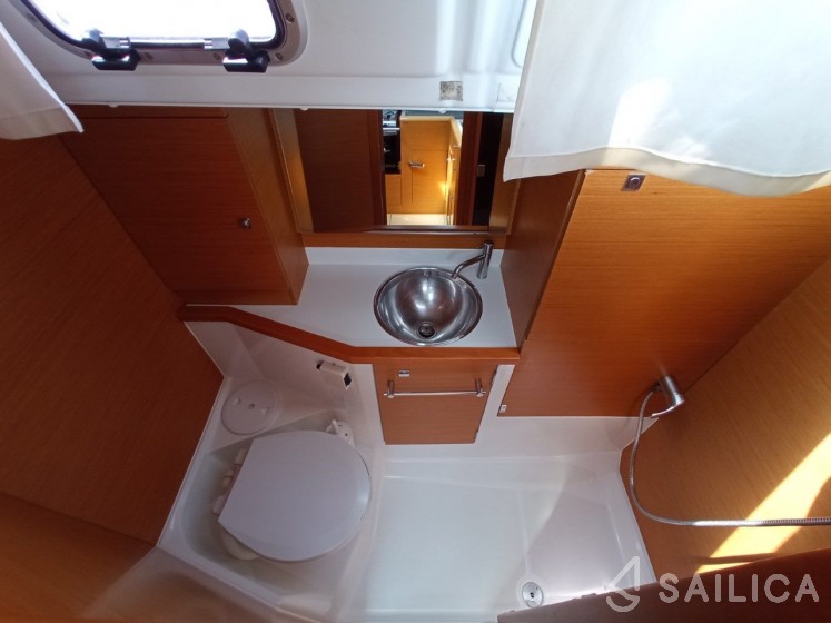 Sun Odyssey 379 - Yacht Charter Sailica