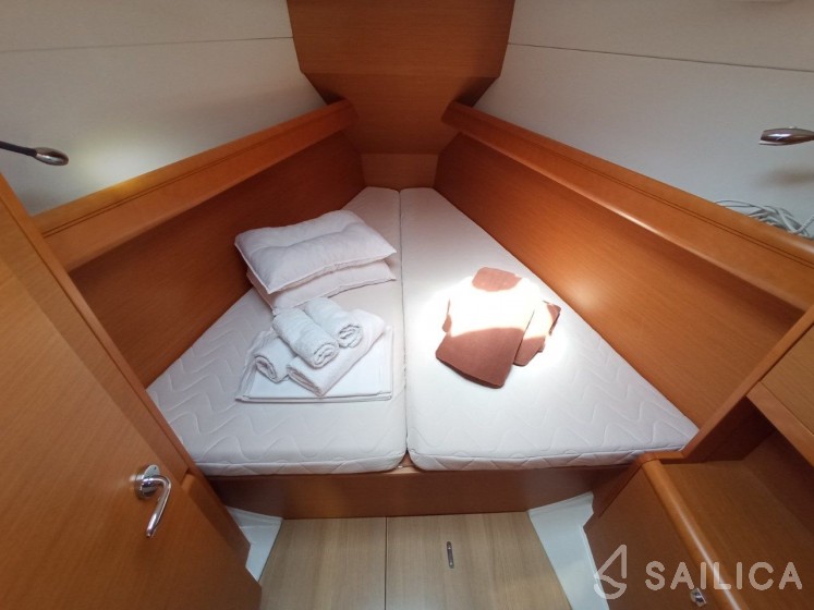 Sun Odyssey 379 - Yacht Charter Sailica
