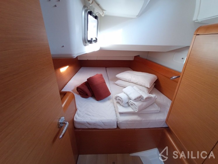 Sun Odyssey 379 - Yacht Charter Sailica