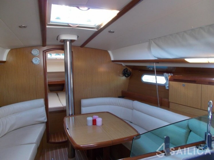 Sun Odyssey 39i - Yacht Charter Sailica