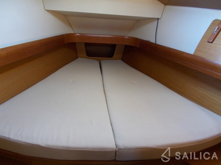 Sun Odyssey 39i - Yacht Charter Sailica