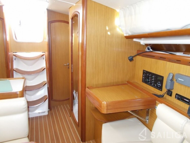 Sun Odyssey 39i - Yacht Charter Sailica