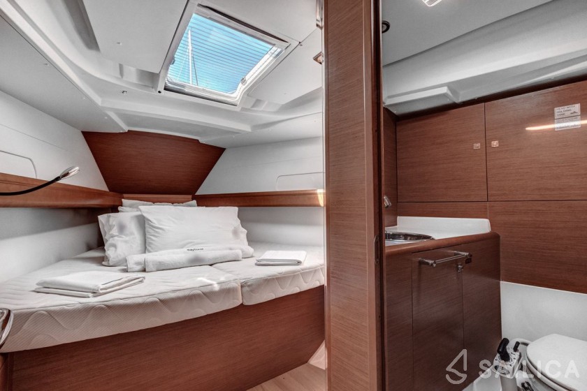 Sun Odyssey 419 - Yacht Charter Sailica