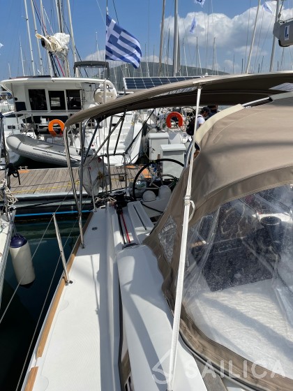 Sun Odyssey 419 - Yacht Charter Sailica