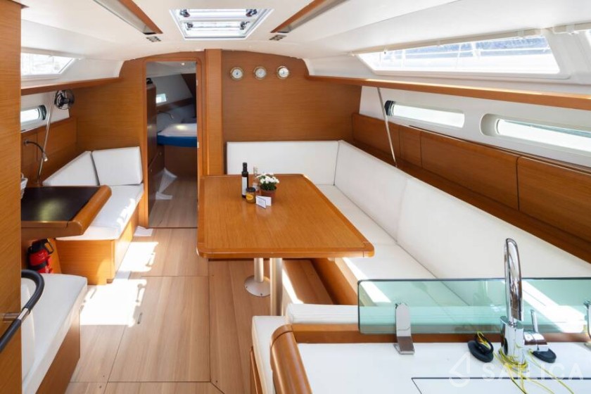 Sun Odyssey 419 - Yacht Charter Sailica