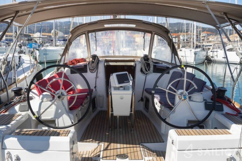 Sun Odyssey 419 - Yacht Charter Sailica