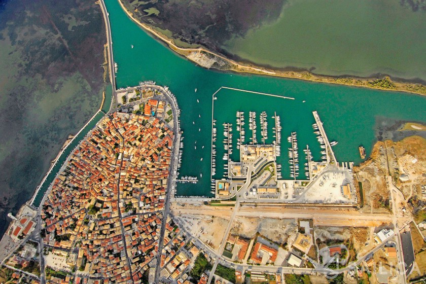 Sun Odyssey 419 - Yacht Charter Sailica