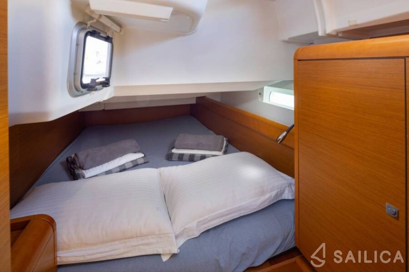 Sun Odyssey 419 - Yacht Charter Sailica