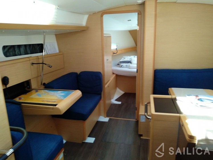 Sun Odyssey 419 - Yacht Charter Sailica