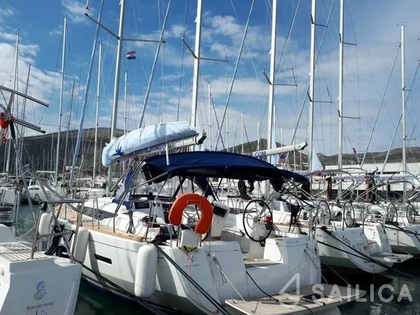 Sun Odyssey 419 - Yacht Charter Sailica