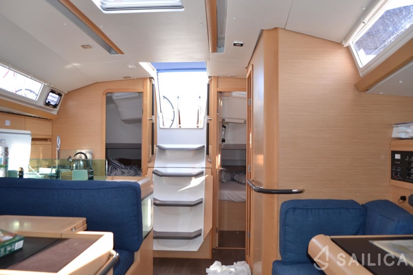 Sun Odyssey 419 - Yacht Charter Sailica