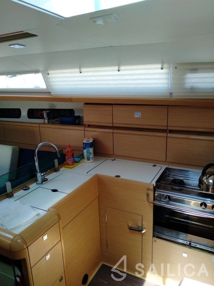 Sun Odyssey 419 - Yacht Charter Sailica