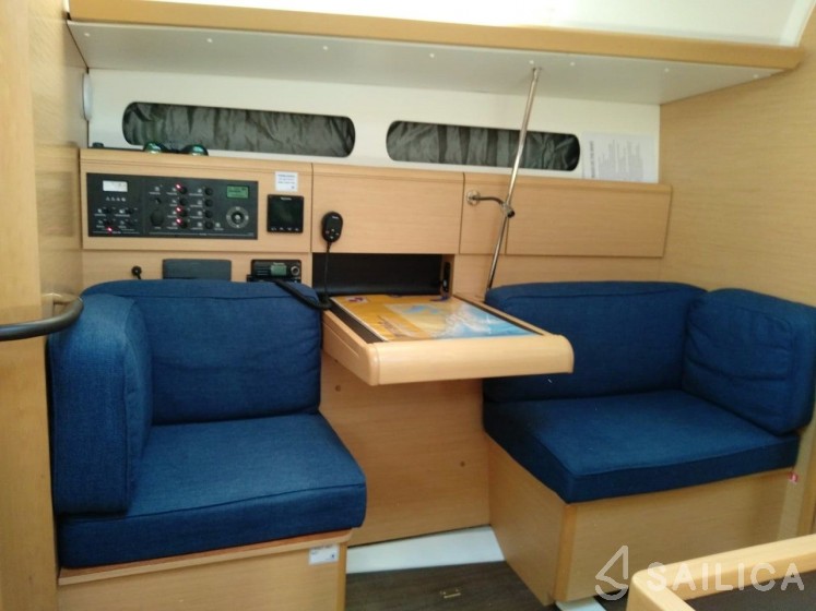 Sun Odyssey 419 - Yacht Charter Sailica
