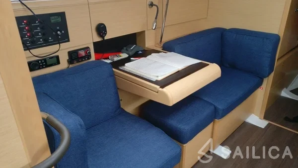 Sun Odyssey 419 - Yacht Charter Sailica