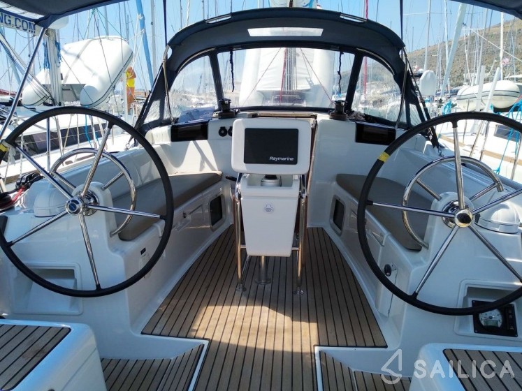 Sun Odyssey 419 - Yacht Charter Sailica