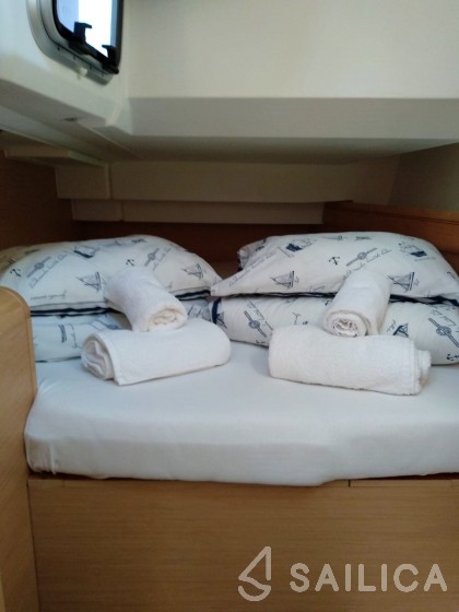 Sun Odyssey 419 - Yacht Charter Sailica