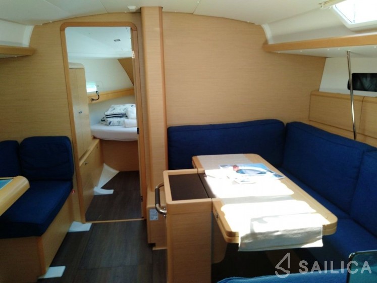Sun Odyssey 419 - Yacht Charter Sailica