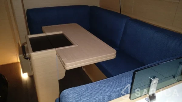 Sun Odyssey 419 - Yacht Charter Sailica