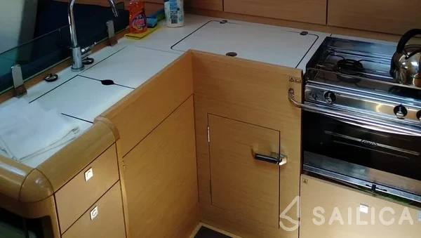 Sun Odyssey 419 - Yacht Charter Sailica