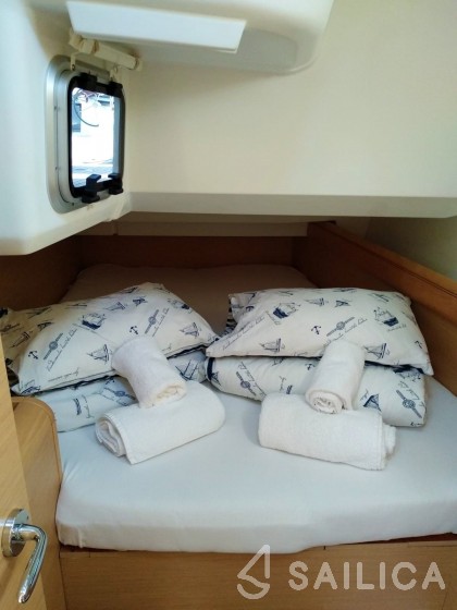 Sun Odyssey 419 - Yacht Charter Sailica