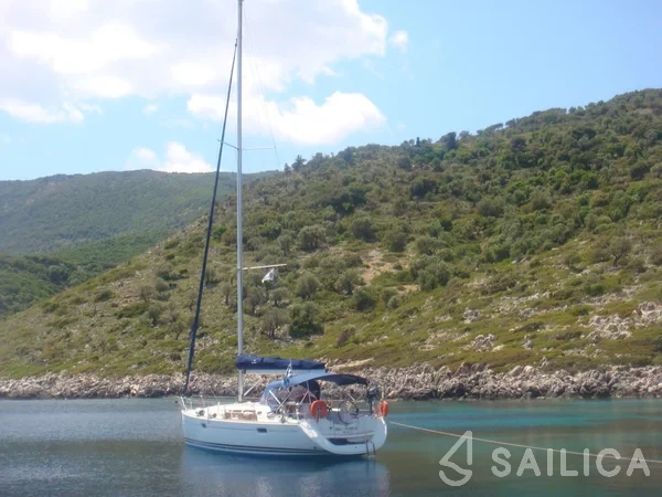 Sun Odyssey 42i - Yacht Charter Sailica