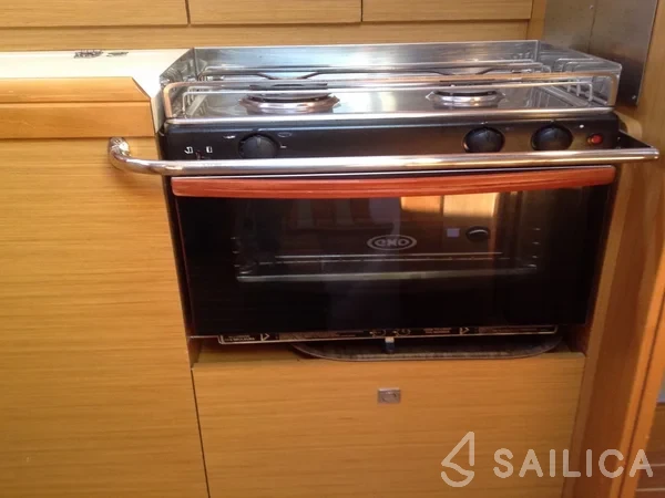 Sun Odyssey 42i - Yacht Charter Sailica