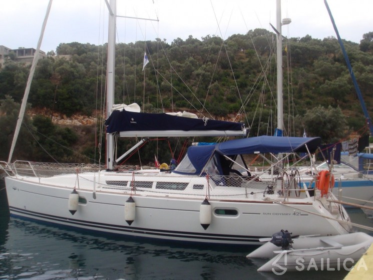 Sun Odyssey 42i - Yacht Charter Sailica