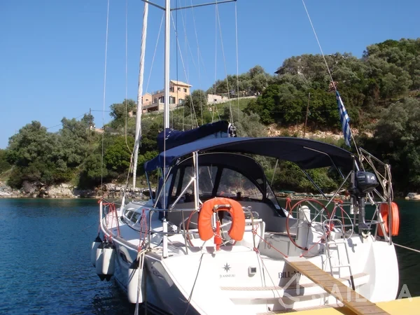 Sun Odyssey 42i - Yacht Charter Sailica