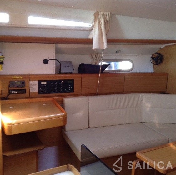 Sun Odyssey 42i - Yacht Charter Sailica