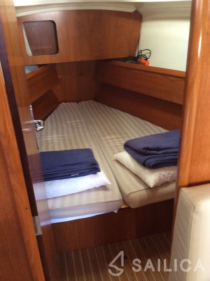 Sun Odyssey 42i - Yacht Charter Sailica