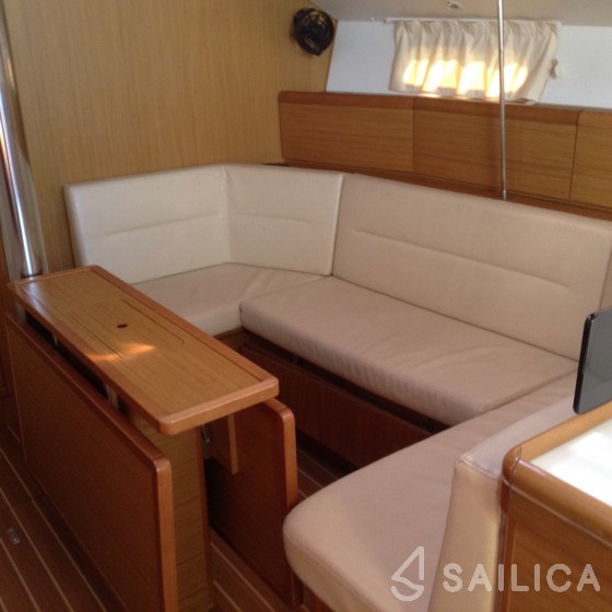 Sun Odyssey 42i - Yacht Charter Sailica