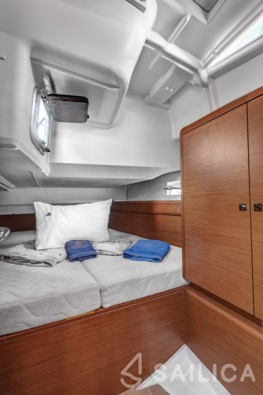Sun Odyssey 449 - Yacht Charter Sailica