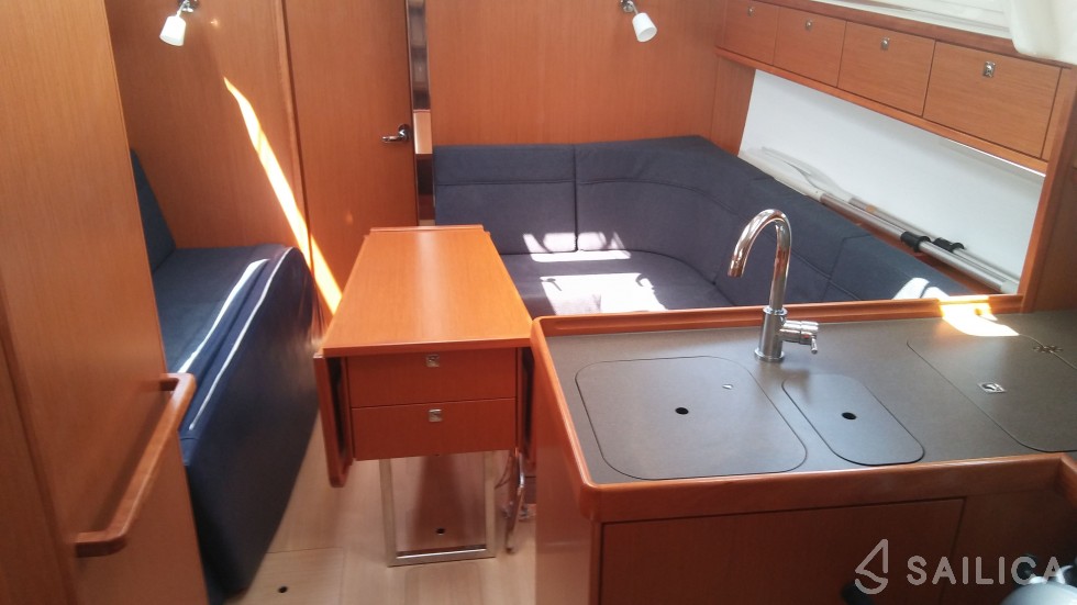 Bavaria 37 - Yacht Charter Sailica