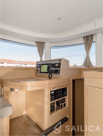 Lagoon 42 - Yacht Charter Sailica